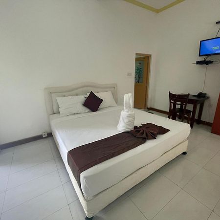 Hotel Sobana Lake Front Udawalawe Esterno foto