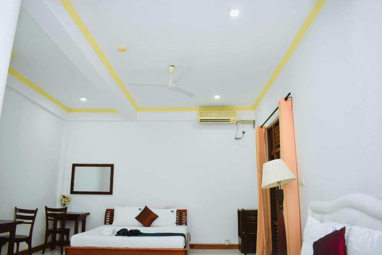 Hotel Sobana Lake Front Udawalawe Esterno foto