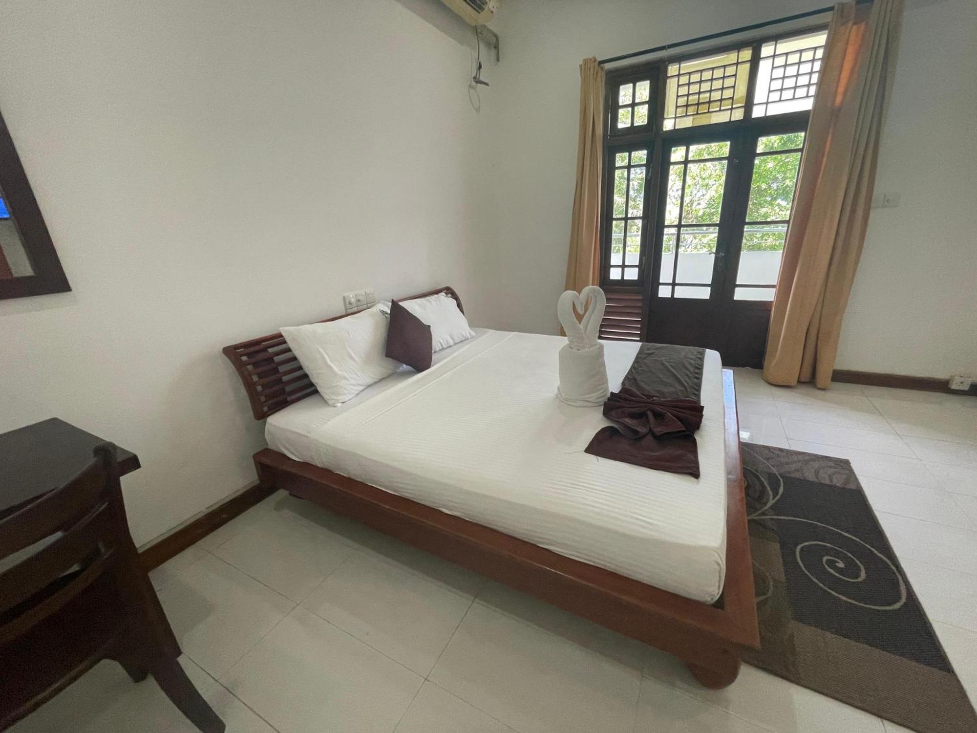 Hotel Sobana Lake Front Udawalawe Esterno foto